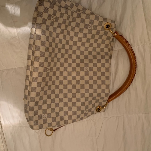 Louis Vuitton Bag - Picture 7 of 10